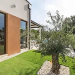 Lo La Villa Štokovci