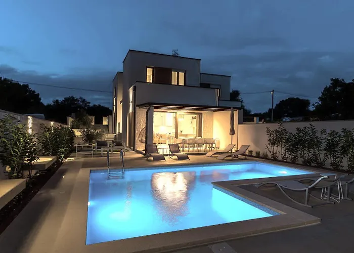 Villa Lo La *